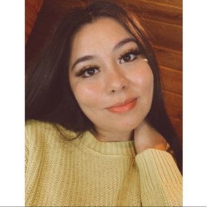 Meet your Posher, Yessenia